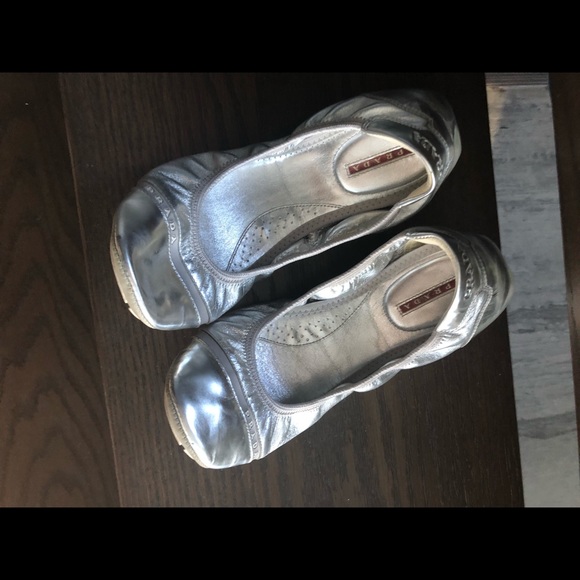 Prada Silver flat shoes - Picture 1 of 3